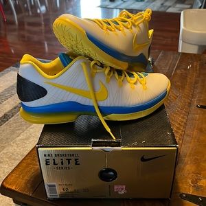 Brand New Never Worn in Original Box. Size 12 Nike KD V Playoff Shoes.